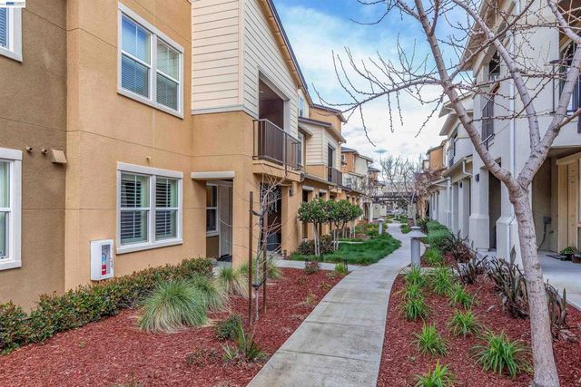 651 Elderberry Dr, Milpitas, CA 95035