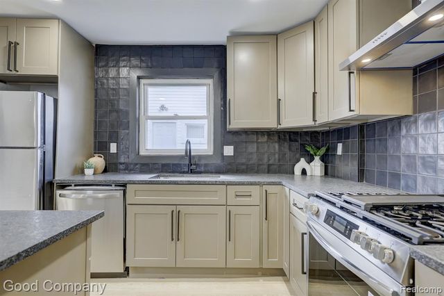 3221 Harris Street, Ferndale, MI 48220