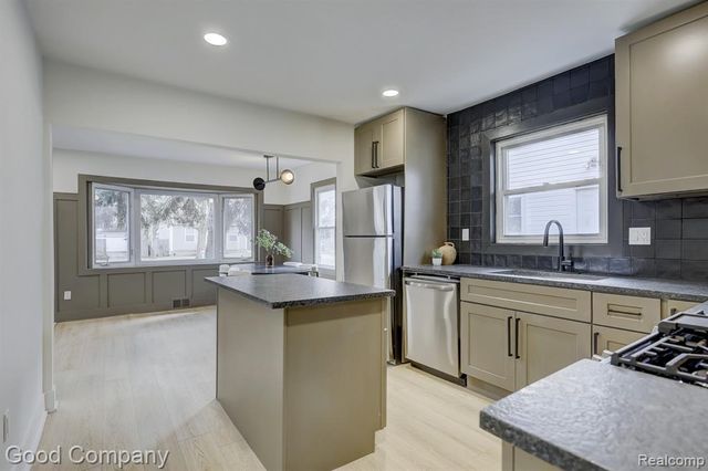 3221 Harris Street, Ferndale, MI 48220