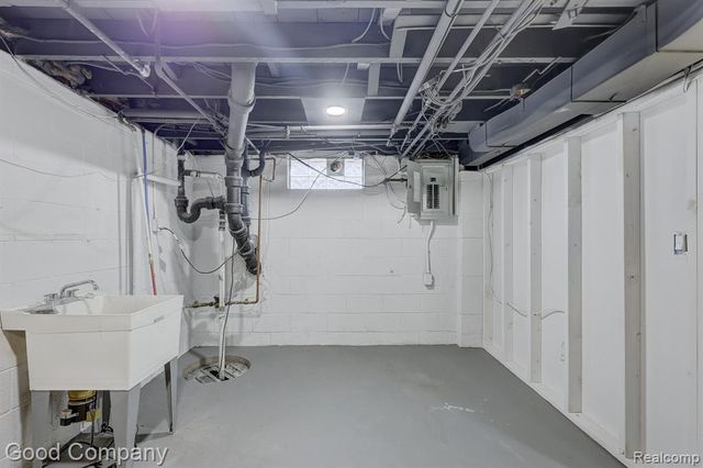 3221 Harris Street, Ferndale, MI 48220