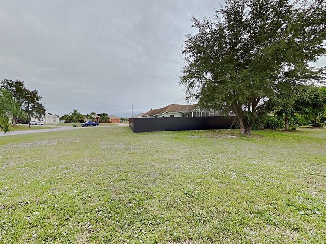 1711 SW Gloria Lane, Port St. Lucie, FL 34953