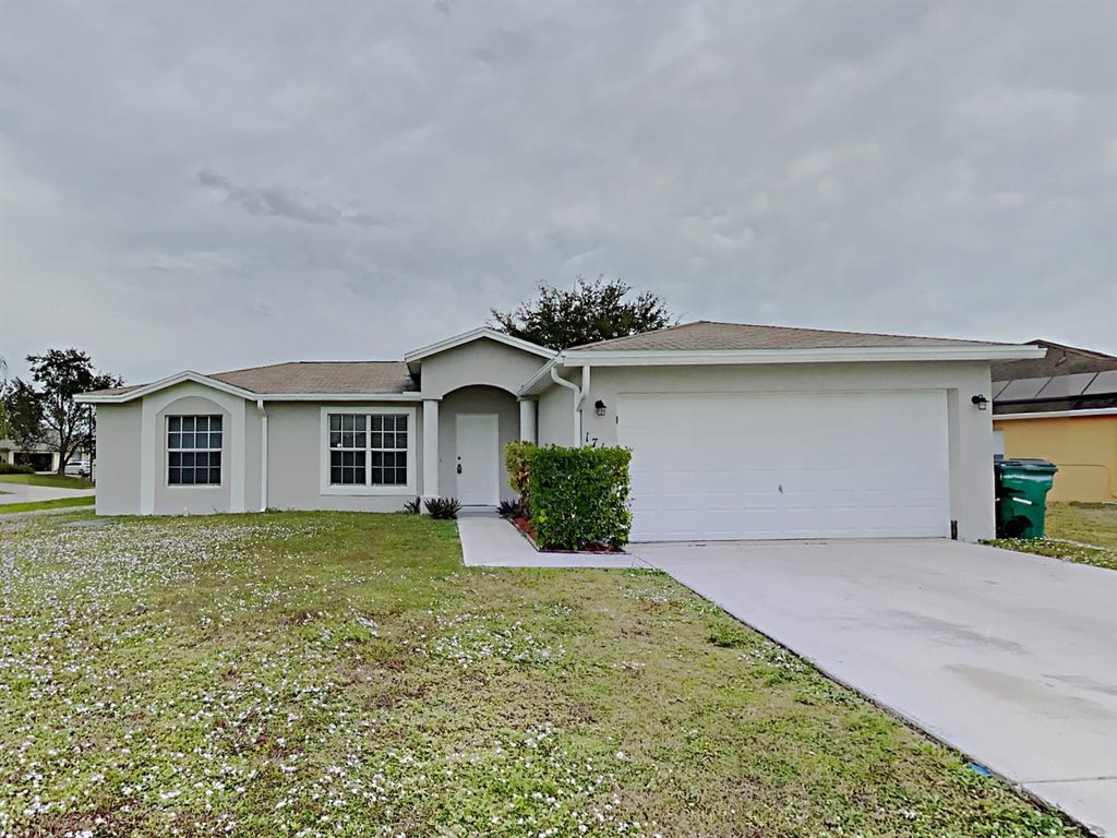 1711 SW Gloria Lane, Port St. Lucie, FL 34953