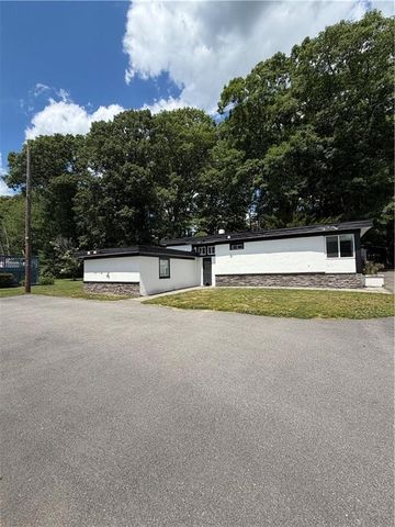 35 Fenwood Avenue, Smithfield, RI 02917