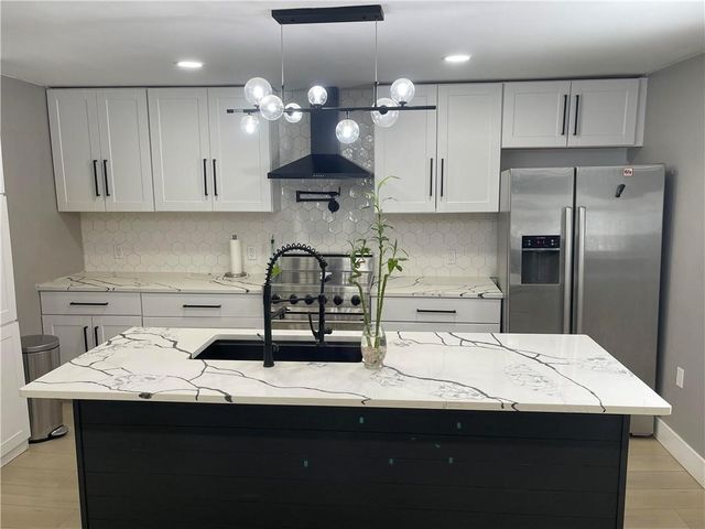 35 Fenwood Avenue, Smithfield, RI 02917