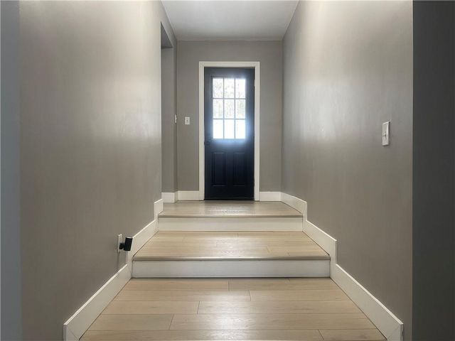 35 Fenwood Avenue, Smithfield, RI 02917