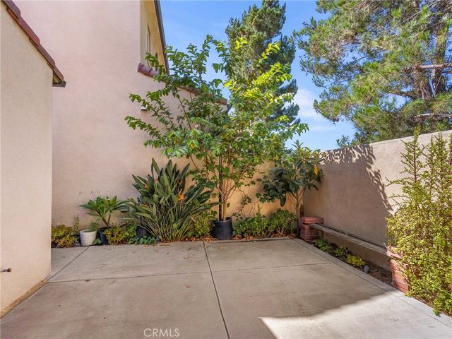 60 Pathway, Irvine, CA 92618