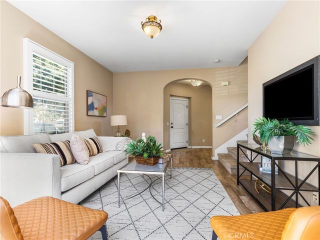 60 Pathway, Irvine, CA 92618
