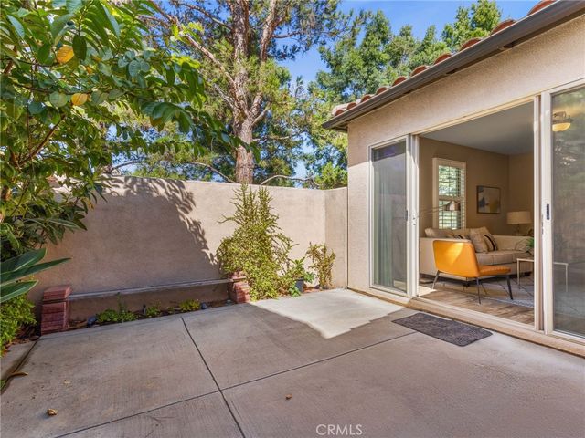 60 Pathway, Irvine, CA 92618