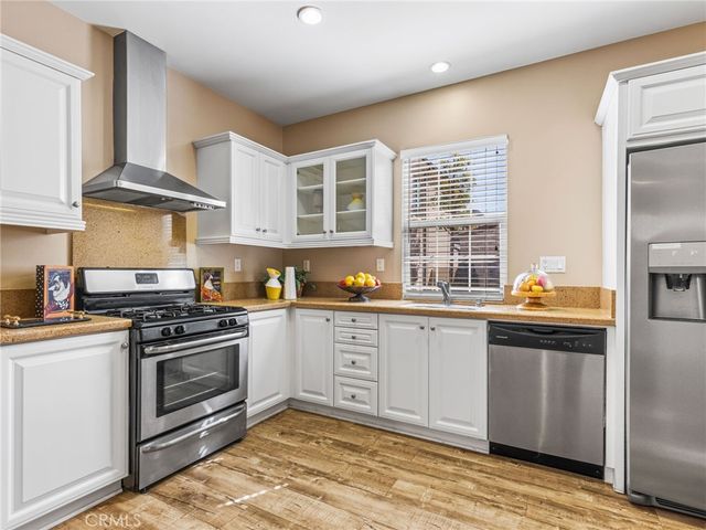 60 Pathway, Irvine, CA 92618