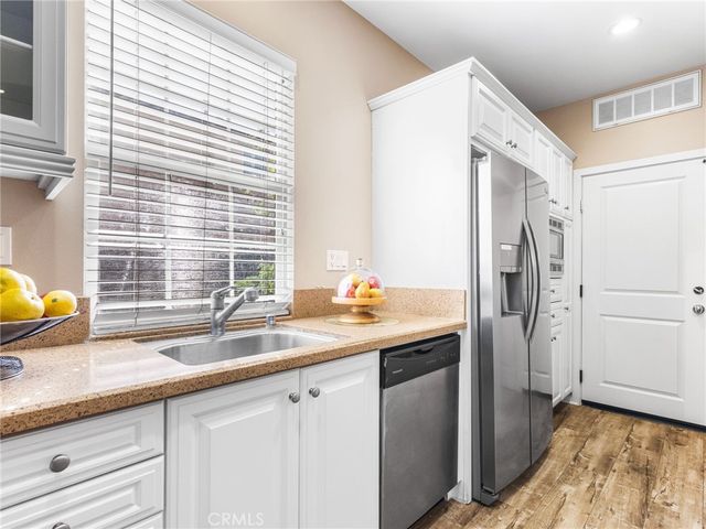 60 Pathway, Irvine, CA 92618