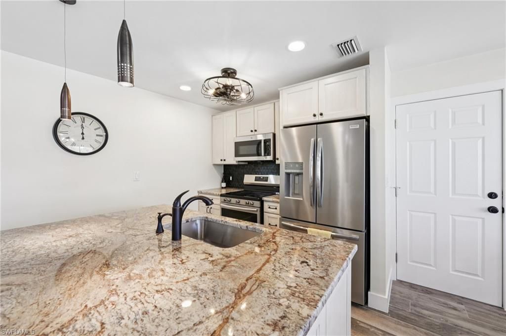 210 Hibiscus DR, FORT MYERS BEACH, FL 33931 — photo 5