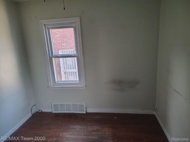 8088 Ohio Street, Detroit, MI 48204