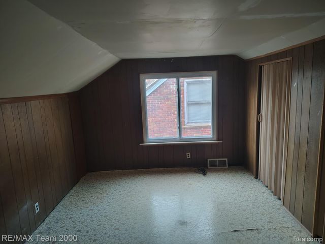 8088 Ohio Street, Detroit, MI 48204