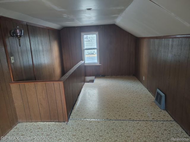 8088 Ohio Street, Detroit, MI 48204