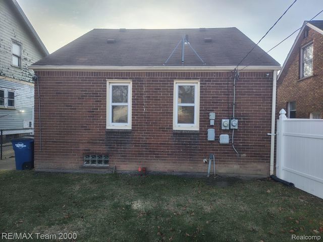 8088 Ohio Street, Detroit, MI 48204