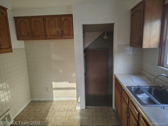 8088 Ohio Street, Detroit, MI 48204