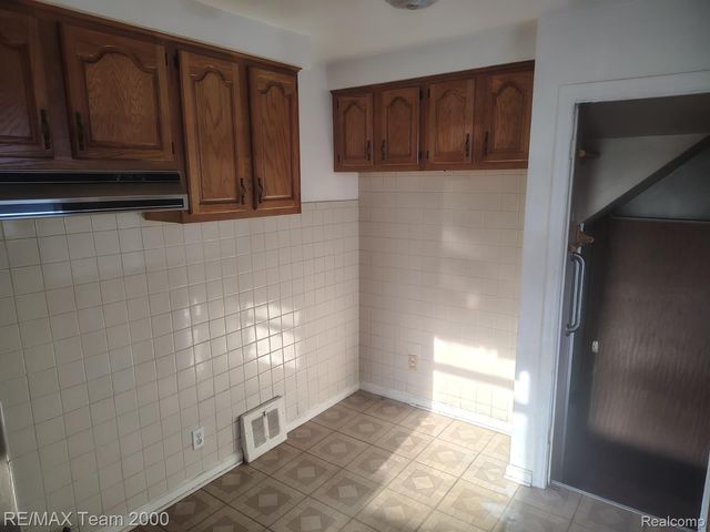 8088 Ohio Street, Detroit, MI 48204