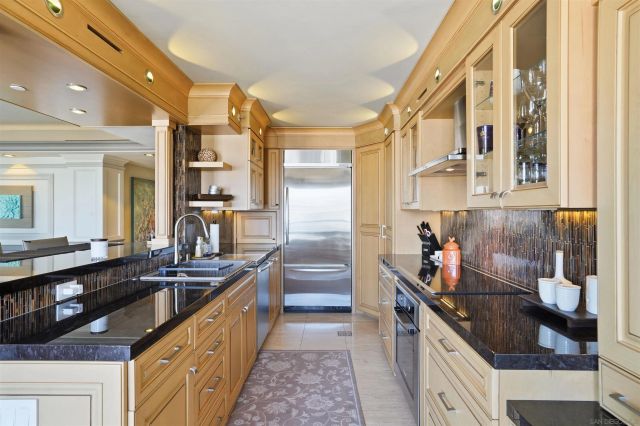 1810 Avenida Del Mundo 1106, Coronado, CA 92118