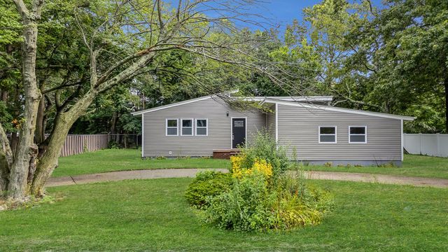 9 Holt Street, Amityville, NY 11701