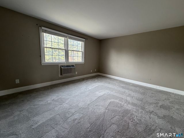 21 Old Farms Lane 21, New Milford, CT 06776