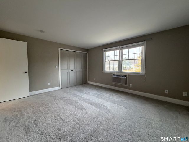 21 Old Farms Lane 21, New Milford, CT 06776