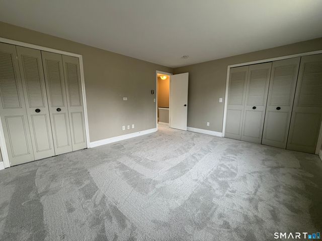 21 Old Farms Lane 21, New Milford, CT 06776