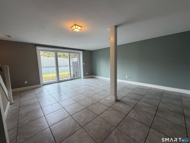 21 Old Farms Lane 21, New Milford, CT 06776