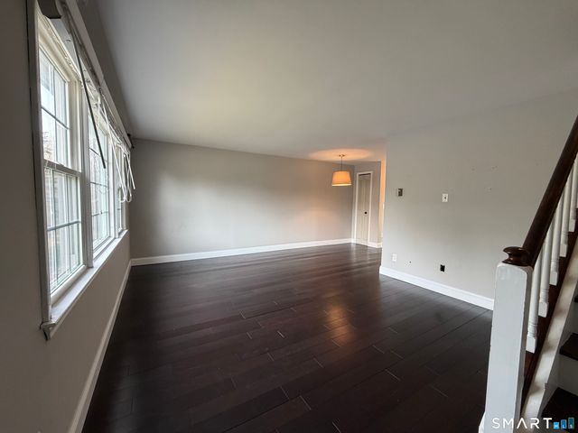 21 Old Farms Lane 21, New Milford, CT 06776