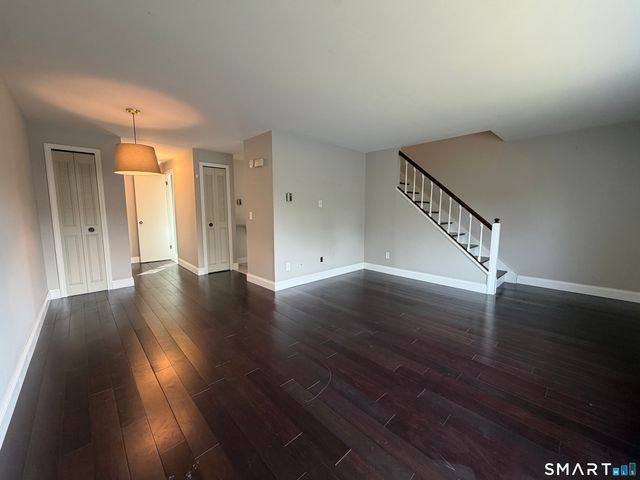 21 Old Farms Lane 21, New Milford, CT 06776