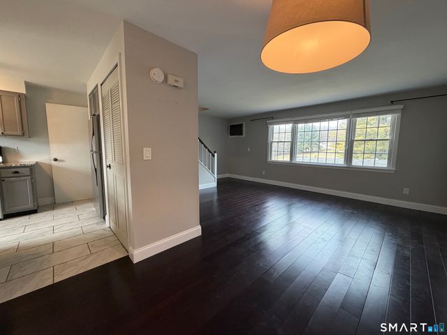 21 Old Farms Lane 21, New Milford, CT 06776