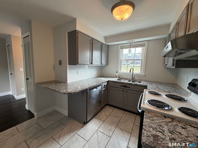 21 Old Farms Lane 21, New Milford, CT 06776