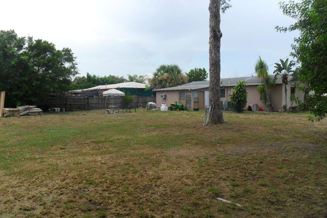 730 W ILEX Drive, Lake Park, FL 33403