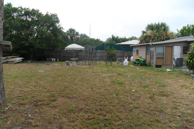 730 W ILEX Drive, Lake Park, FL 33403