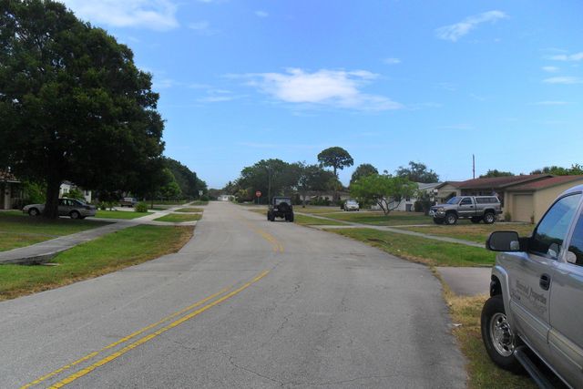 730 W ILEX Drive, Lake Park, FL 33403