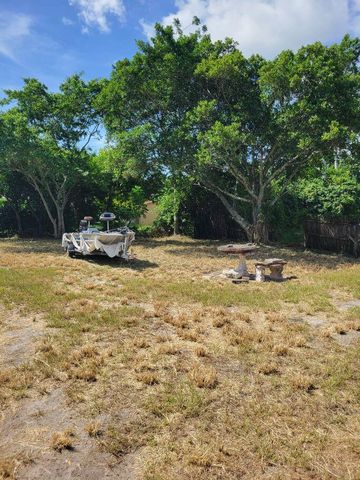 730 W ILEX Drive, Lake Park, FL 33403