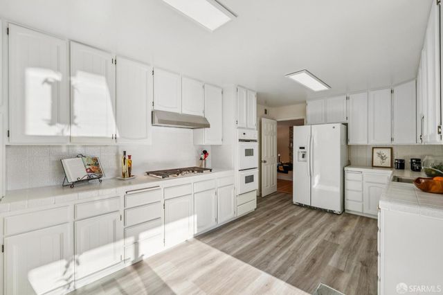 1231 Edgewood Way, South San Francisco, CA 94080