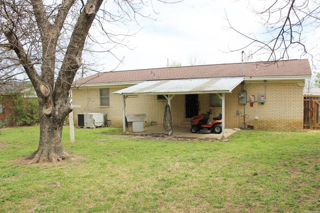 807 S Spring, Searcy, AR 72143