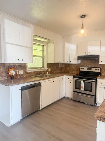 807 S Spring, Searcy, AR 72143