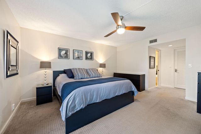 5659 Fairway Park Drive 203, Boynton Beach, FL 33437