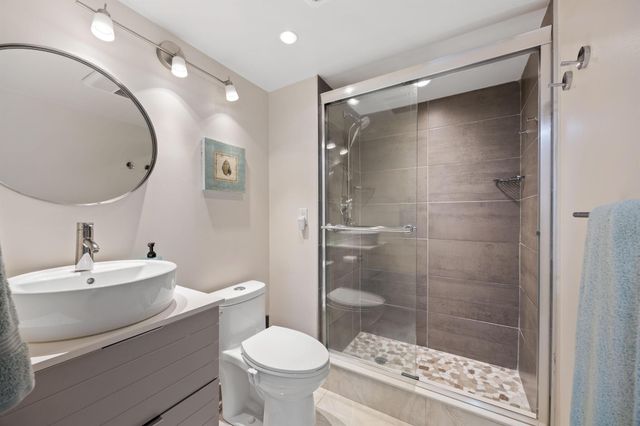 5659 Fairway Park Drive 203, Boynton Beach, FL 33437