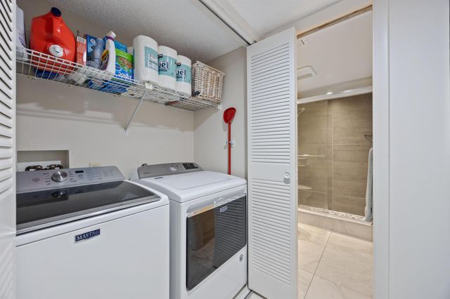 5659 Fairway Park Drive 203, Boynton Beach, FL 33437