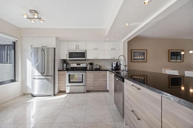 5659 Fairway Park Drive 203, Boynton Beach, FL 33437