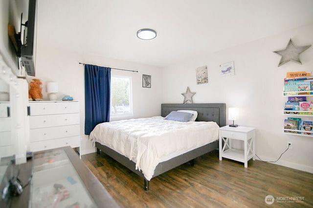 11845 School Land Road SW, Rochester, WA 98579