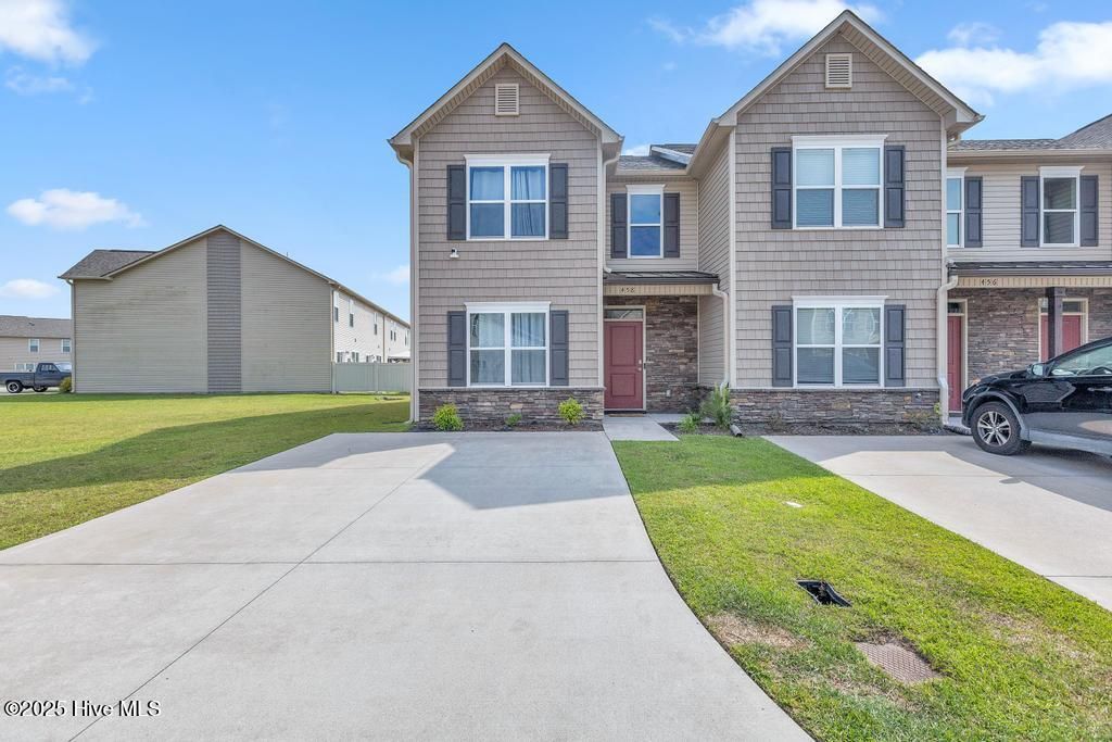 458 Sullivan Loop Road, Midway Park, NC 28544