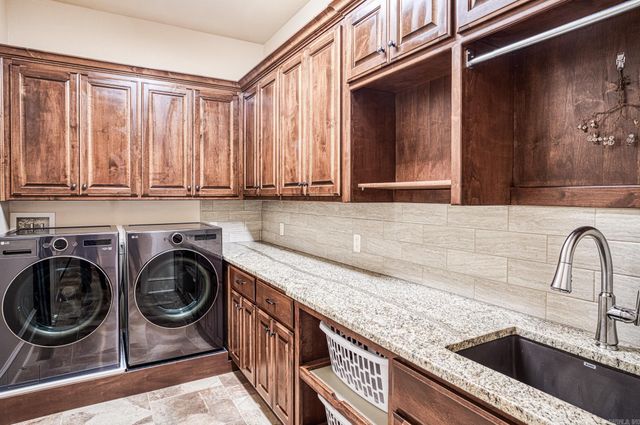 27 Docente Lane, Hot Springs Village, AR 71909