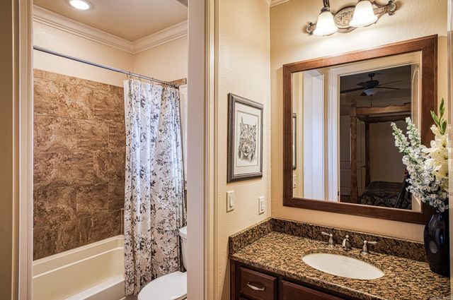 27 Docente Lane, Hot Springs Village, AR 71909