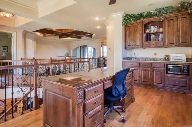 27 Docente Lane, Hot Springs Village, AR 71909