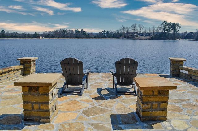 27 Docente Lane, Hot Springs Village, AR 71909