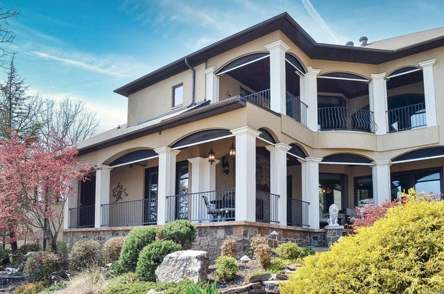 27 Docente Lane, Hot Springs Village, AR 71909