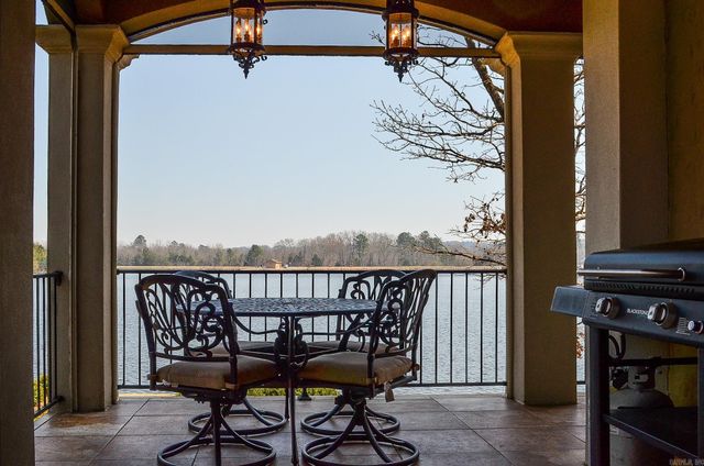 27 Docente Lane, Hot Springs Village, AR 71909